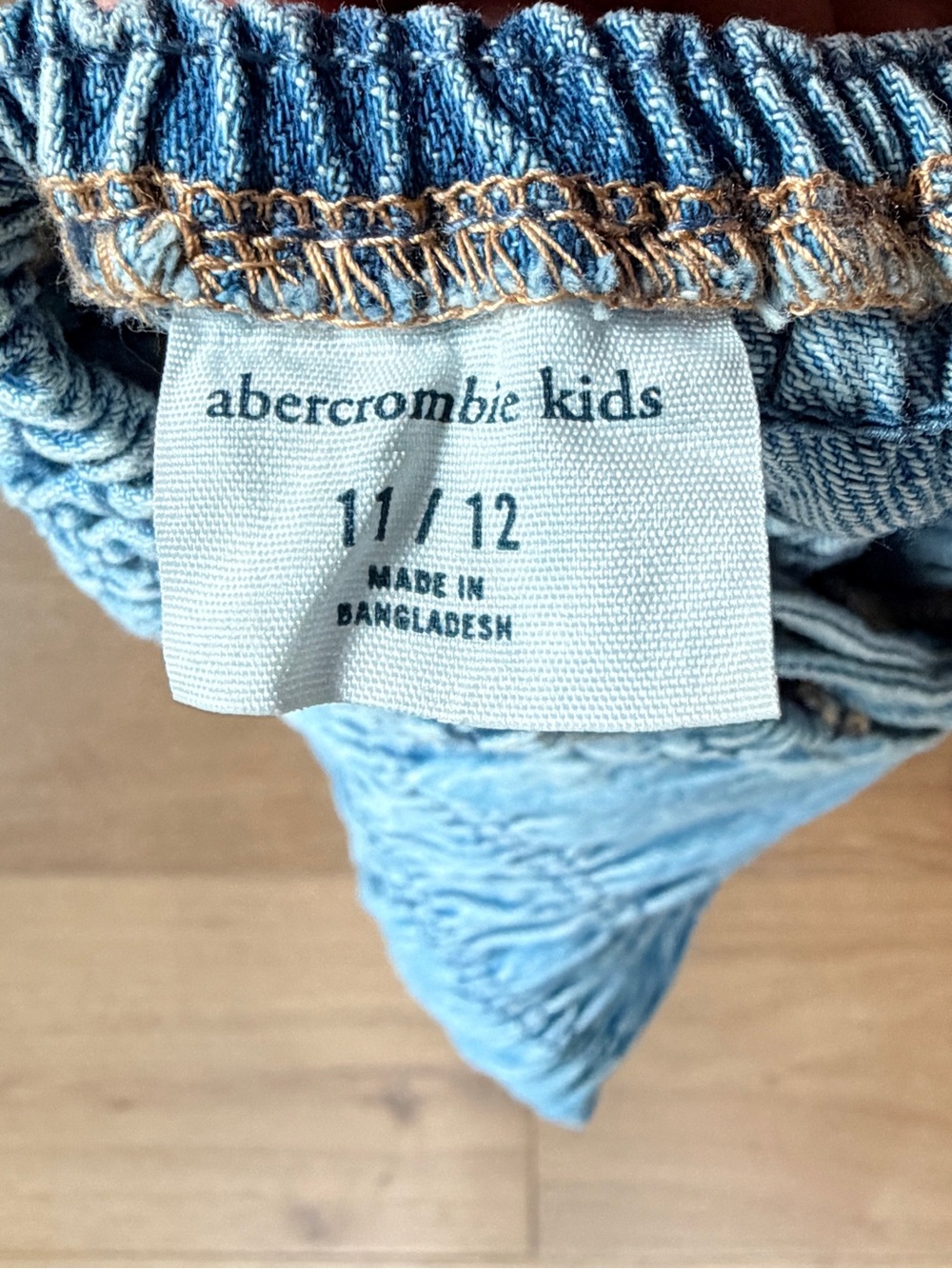 NWOT Abercrombie Kids Boho Preppy Wide Leg Denim Jumpsuit Smocked Girls Sz 11/12 - Picture 11 of 11